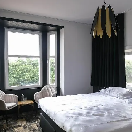Maison Noire Westende-bad Incl Parking & Ontbijt Bed & Breakfast Middelkerke