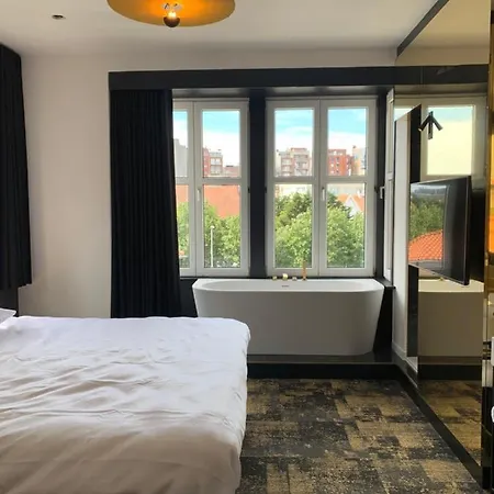 Maison Noire Westende-bad Incl Parking & Ontbijt Bed & Breakfast Middelkerke